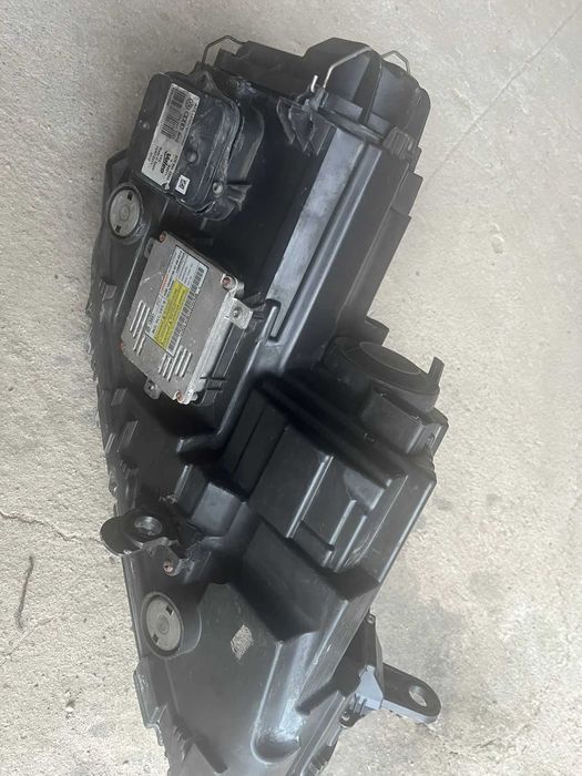 Far stanga passat B7 BI-XENON 2012