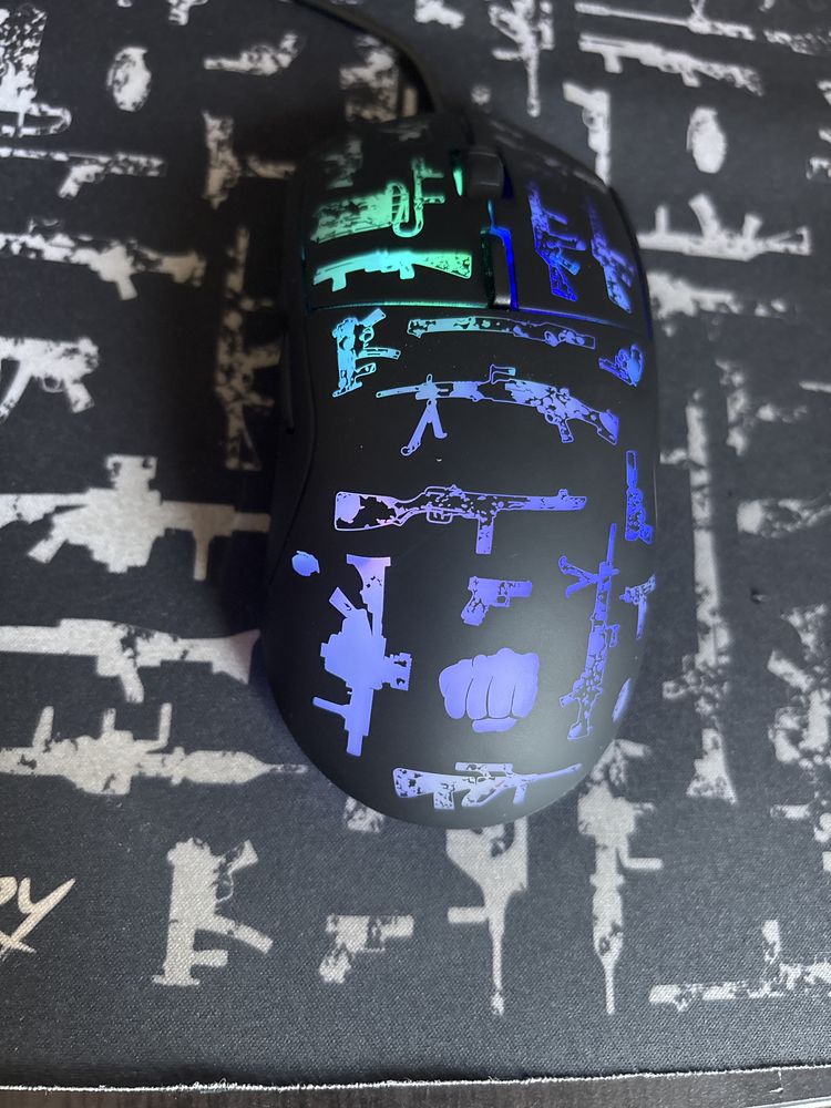 Vând mouse Fury