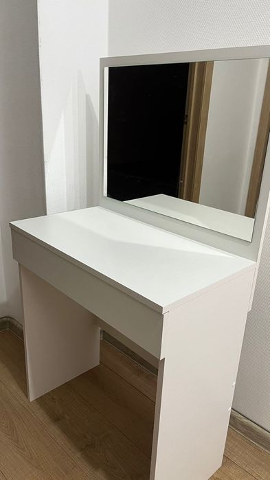 Туалетный столик