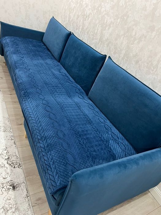 Диван в отличном состоянии  раскладной 3 метра