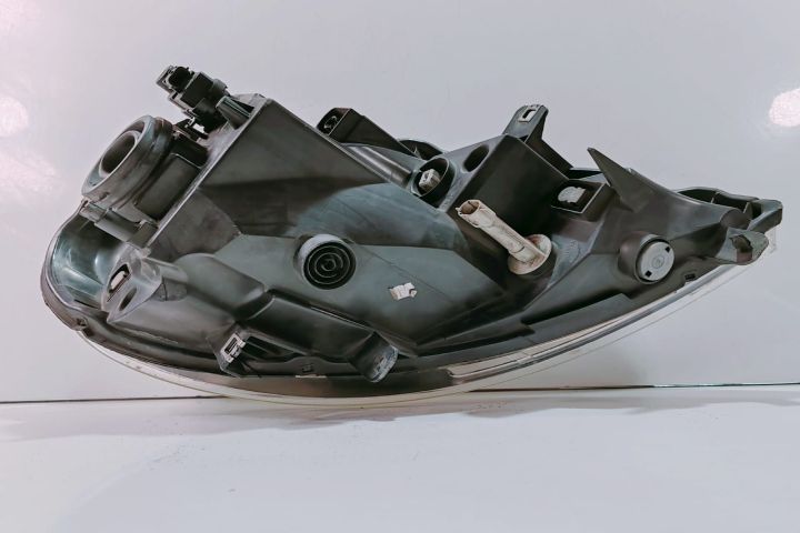 Far Stanga  8200701354 / 93859829 Nissan Primastar prima generatie (f