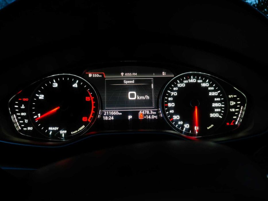 Vand Audi A4, 2017 luna a10a