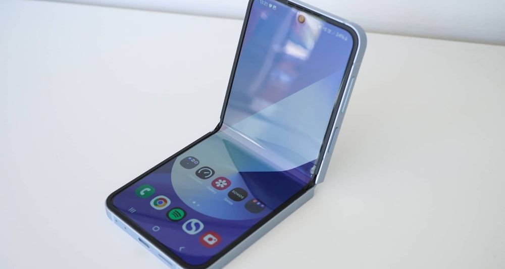 Samsung Galaxy Flip 6 12/256гб