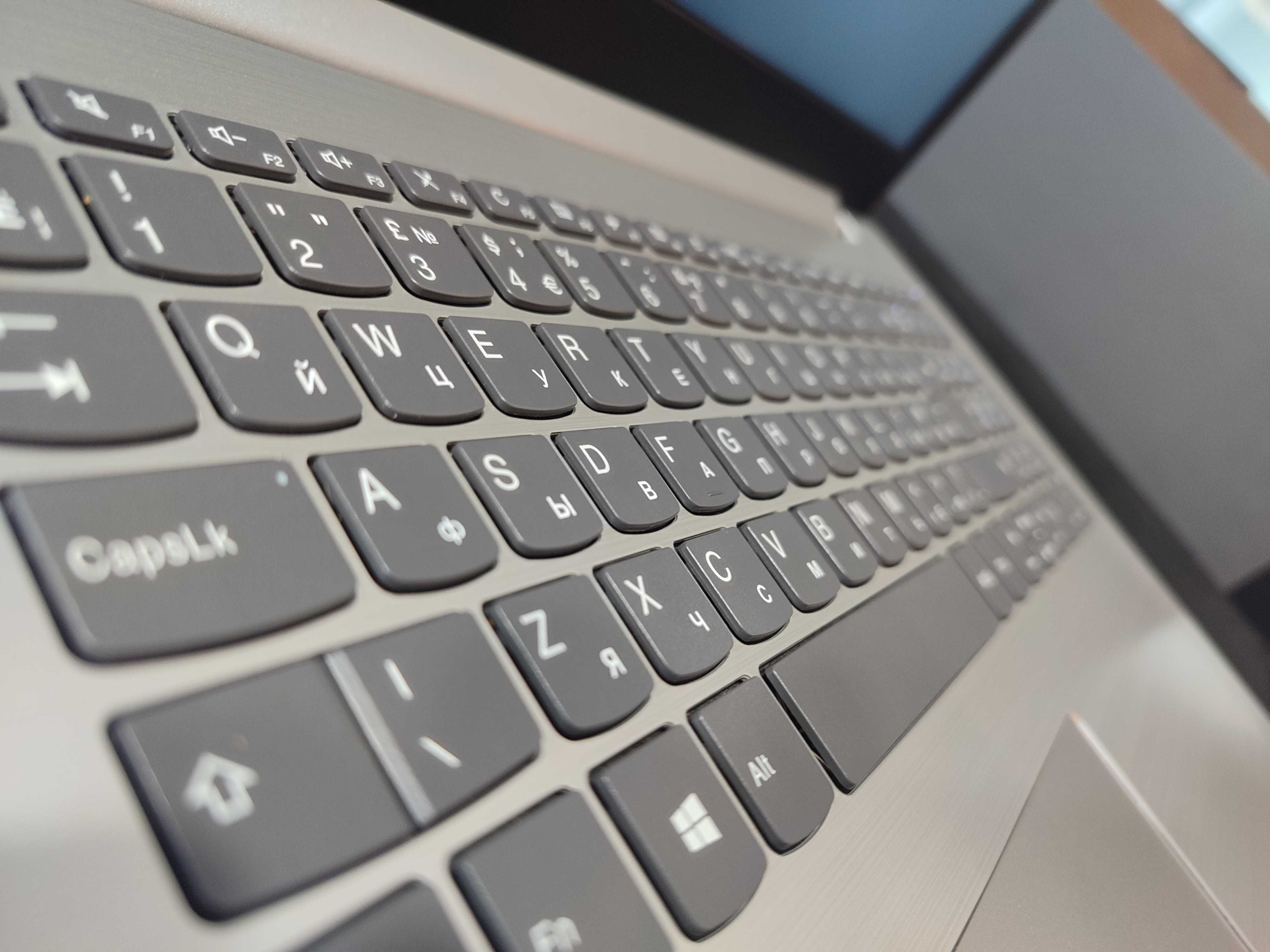 Ноутбук офисный Lenovo Ideapad 330