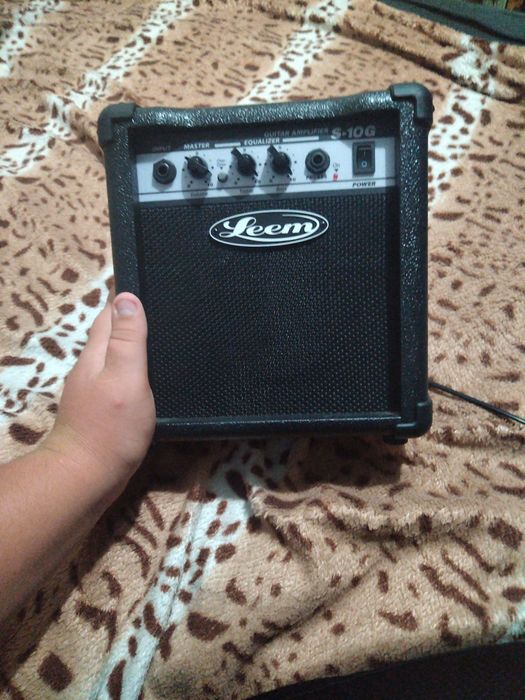 Продам комбоусилитель