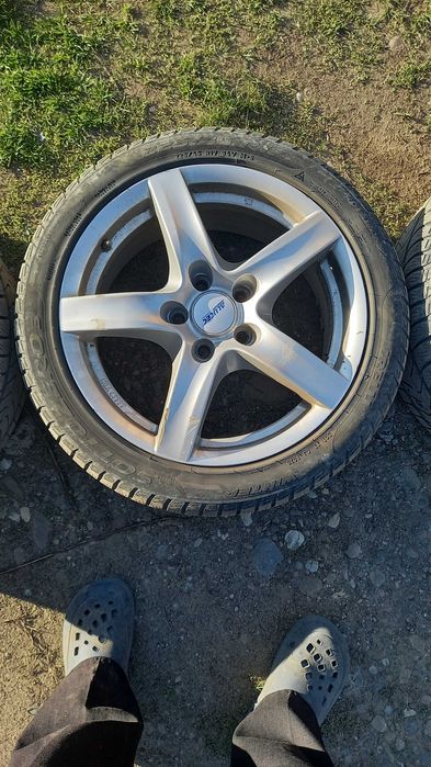 Jante de aluminiu pe 17 cu cauciucuri de iarna