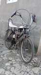 Vând bicicleta cu motor de 80cc pe benzina