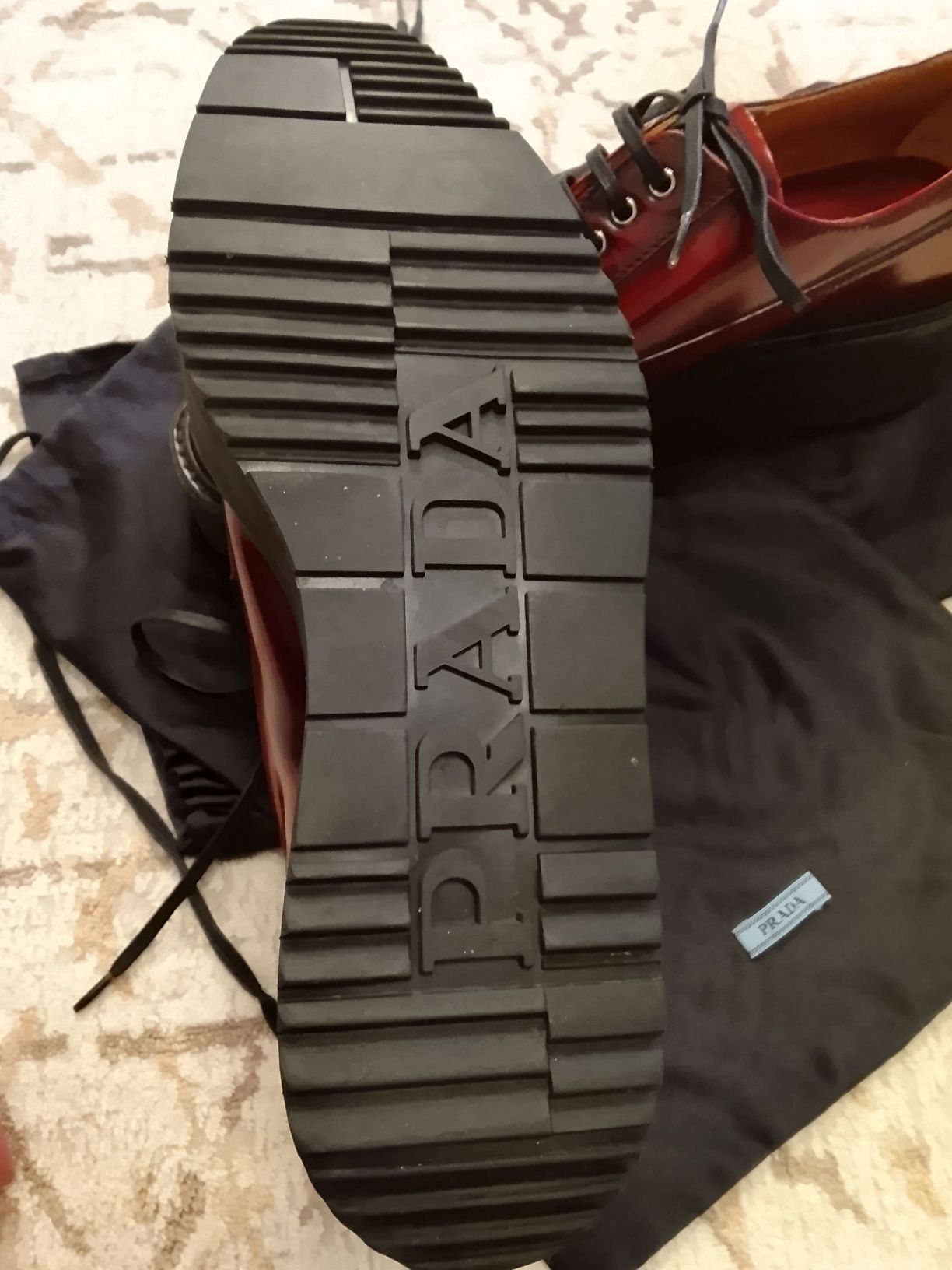 Продам оригинальные ботинки "Prada"