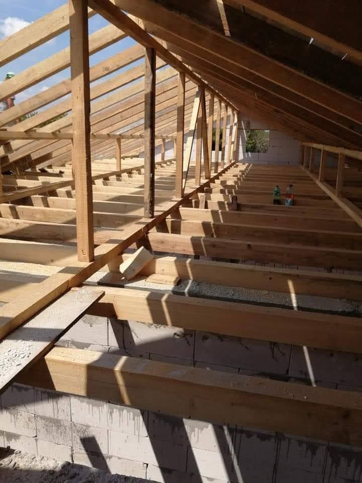 Meseriași constructor