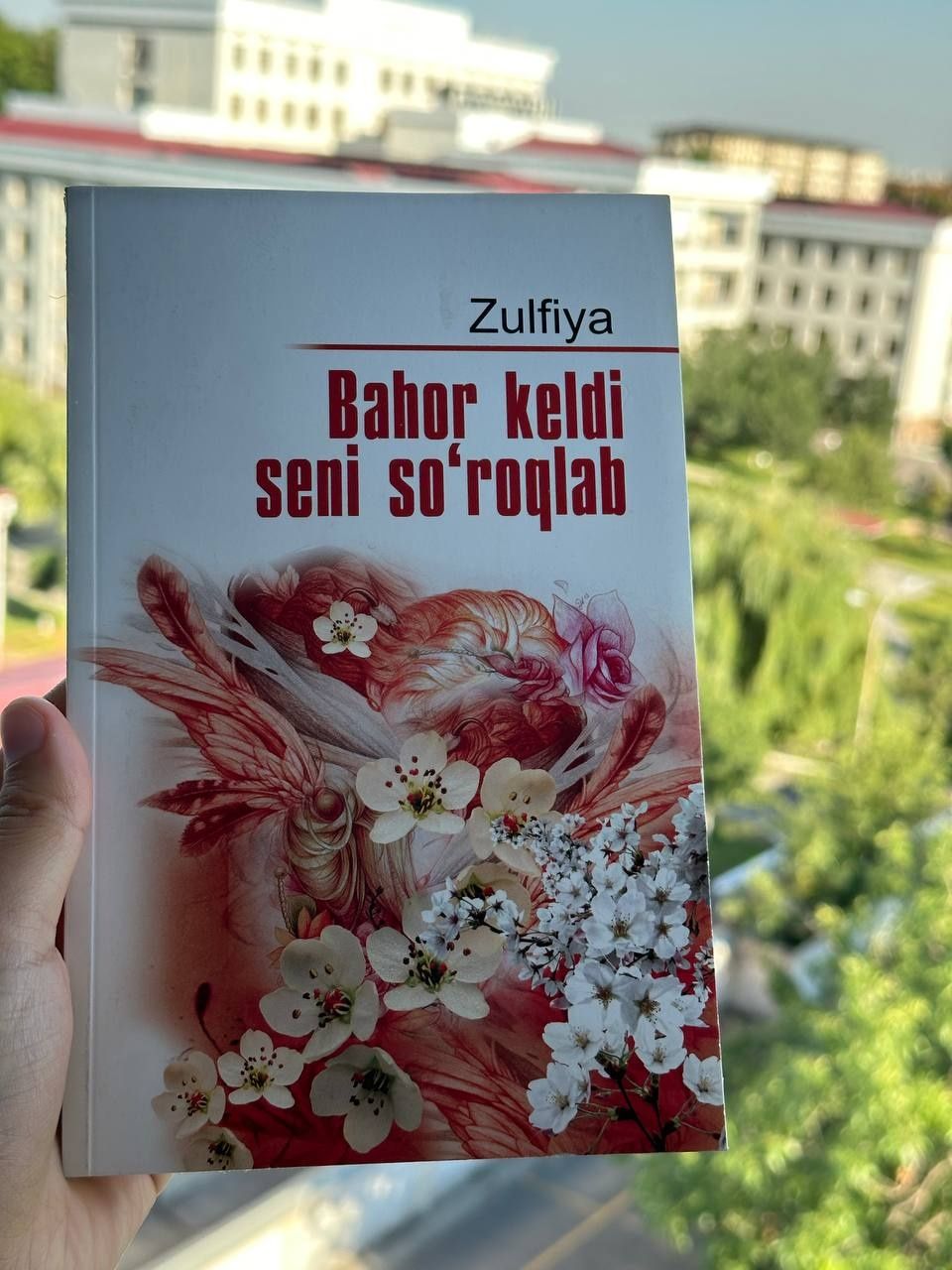 Kitoblar sotiladi