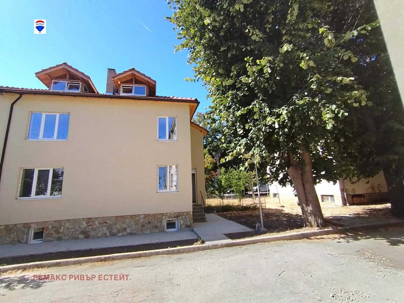 Градска къща за продажба кв. Здравец