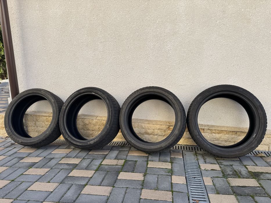 Vand 4 anvelope 235/40 R18