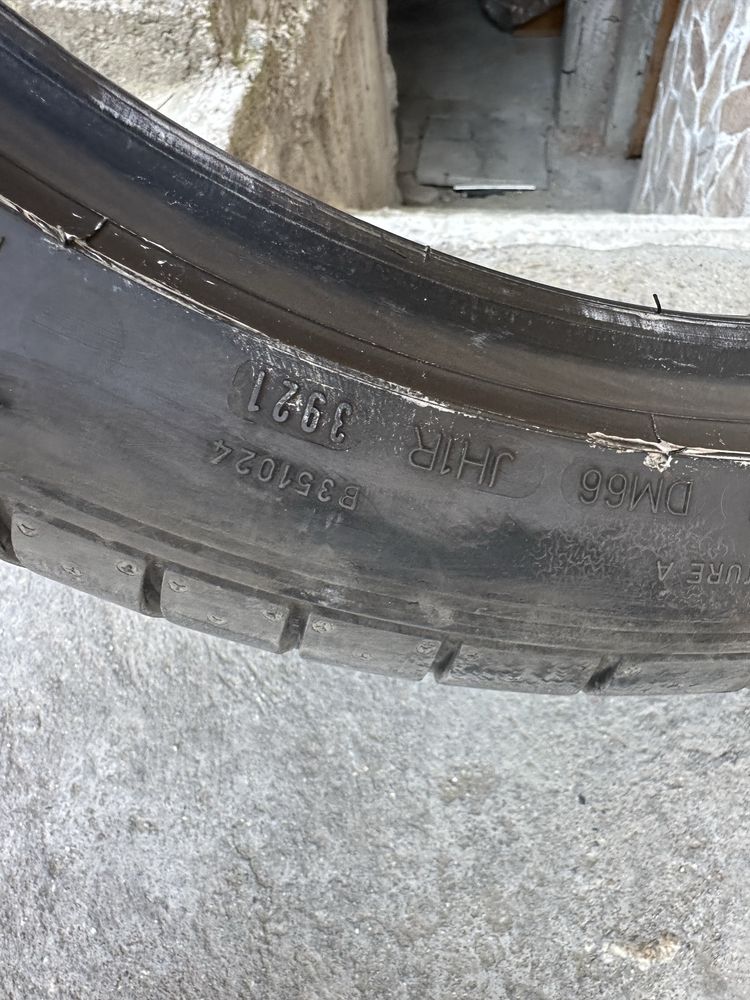 245/40/19 Летни гуми 2бр