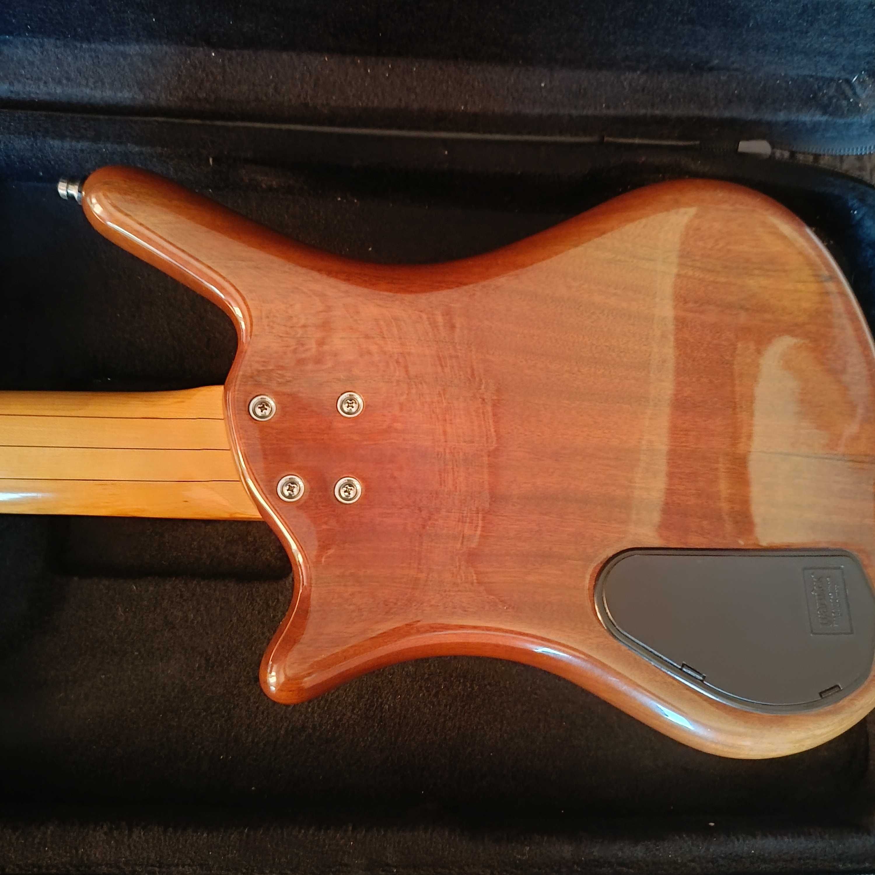 Продавам бас китара WARWICK THUMB 5 струни