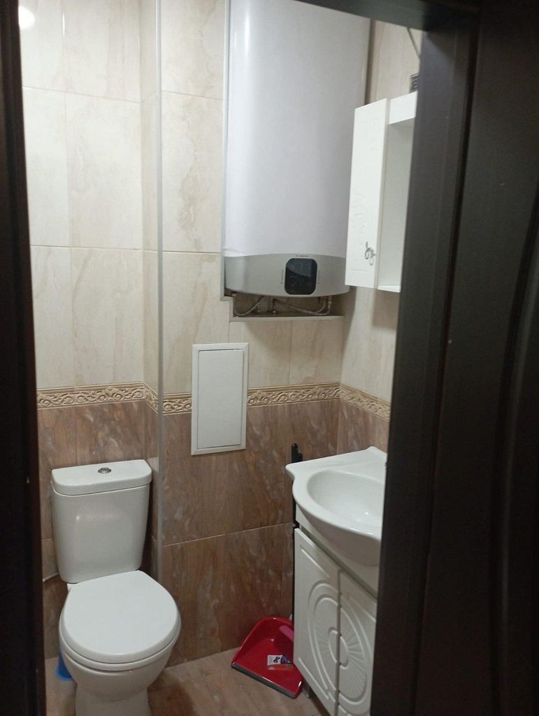 Дава се под наем Тристаен апартамент в Пловдив, Кючук Париж - 73 кв.м за 425 € - Снимка #6