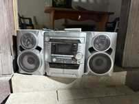 Combina Sony MHC-EX3 cu 2 boxe mari – sunet clar și bass puternic