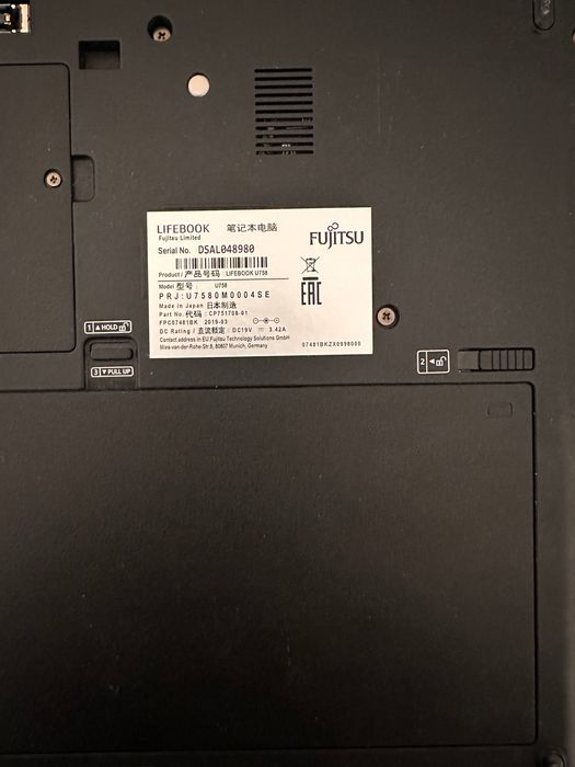 Laptop Fujitsu U758