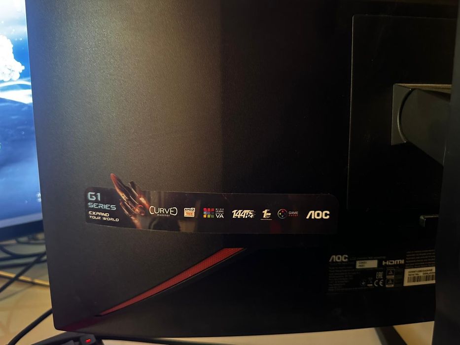 Monitor AOC 144hz 24inch curbat 1ms
