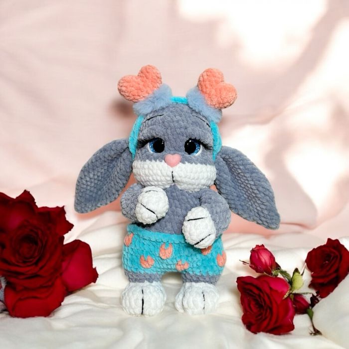 Плюшевая зайка на день влюбленных