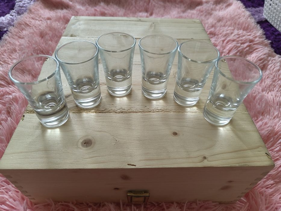 Seturi de pahare – shot, vin și bere – ca noi