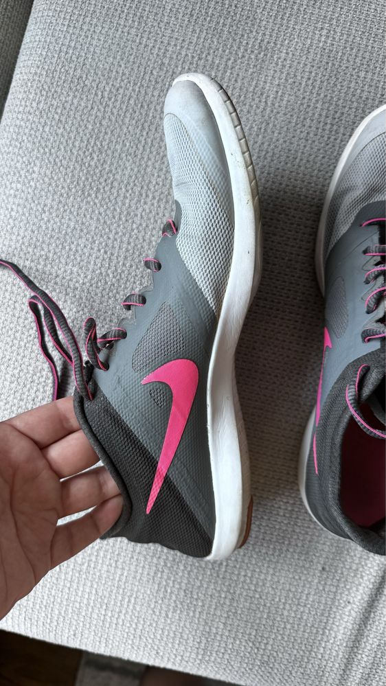 Nike маратонки