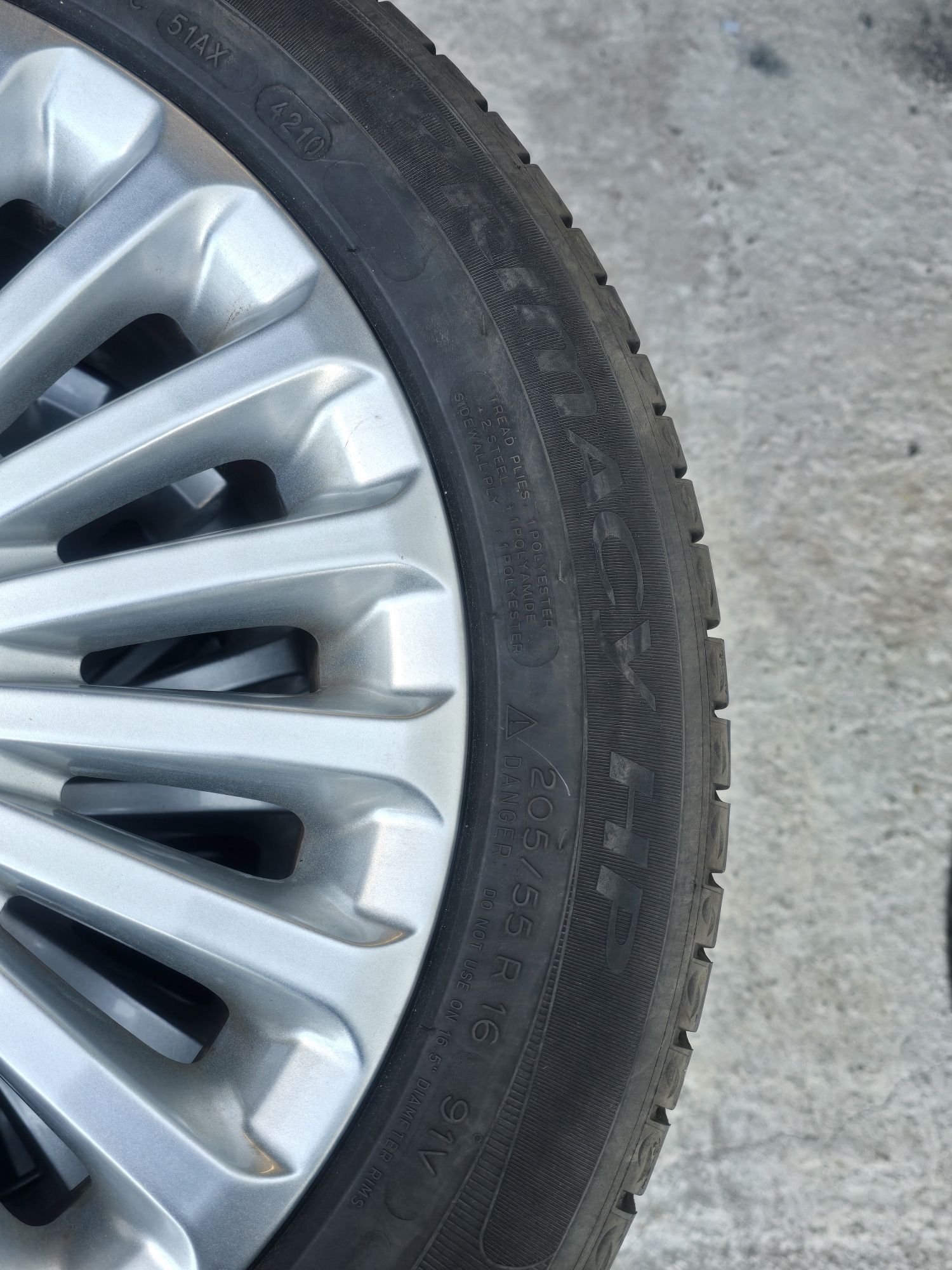 4 Броя 205/55/16 Michelin 6,8mm