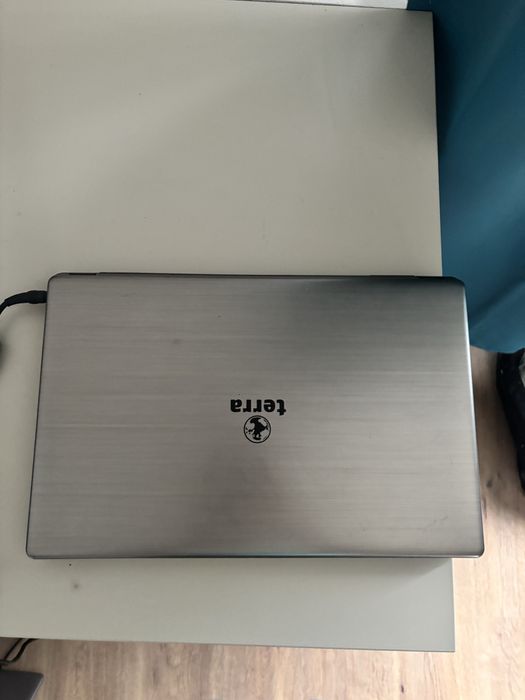 Laptop Clevo Gaming• 17,3” Full HD• i5-6300H• 12gb ram•SSD •Nvidia Gtx