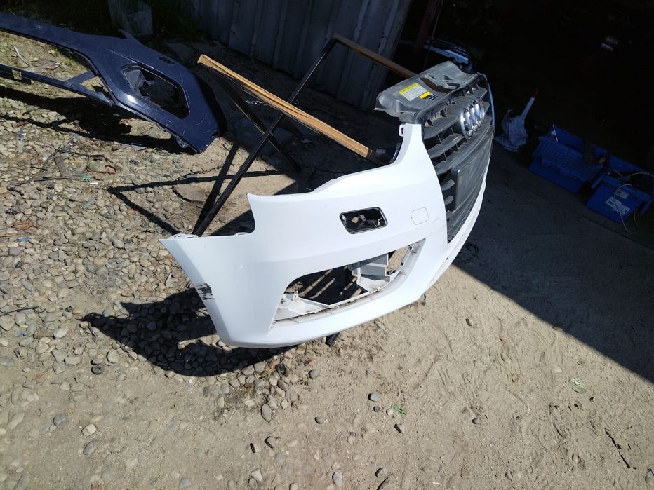 Bara fata audi a3 8V cu grila centrala