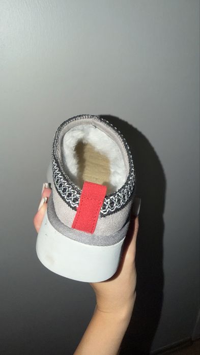 Vând ugg uri gri marimea 37