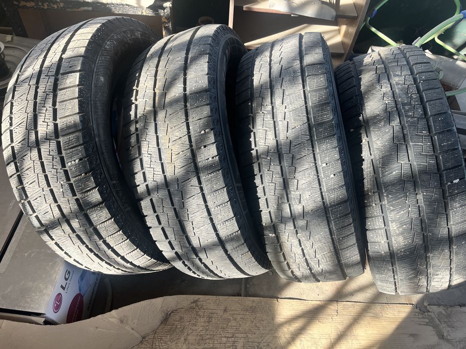 Зимние шины хорошеем состояние б/у