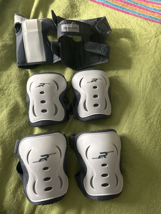 Защита в отличном состоянии наколенники