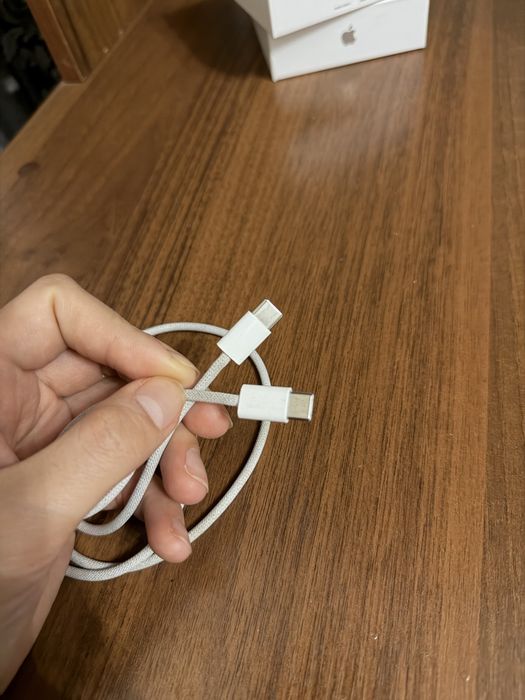 Оригинальный Apple USB-C кабель (Type-C to Type-C).