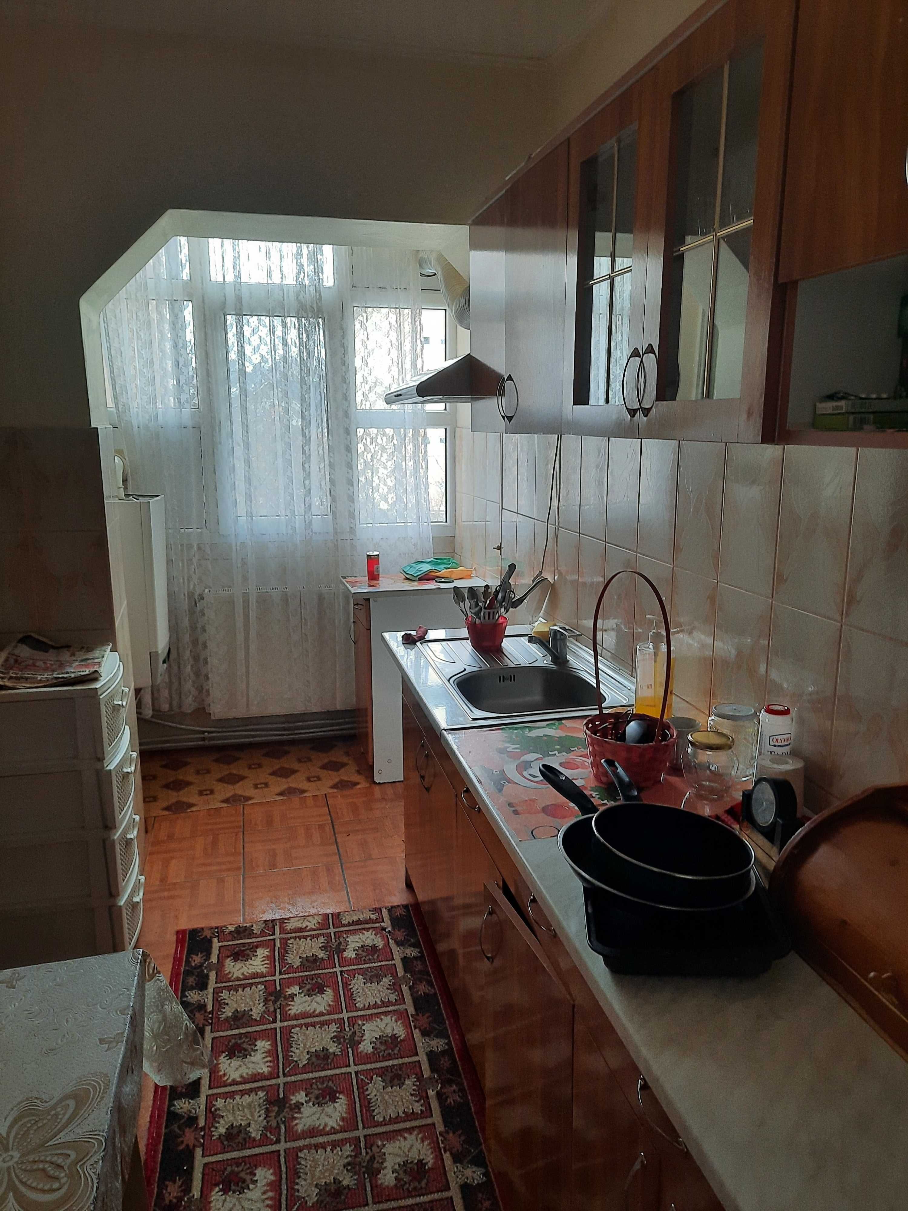 Apartament 3 camere, decomandate, Aleea Nucului