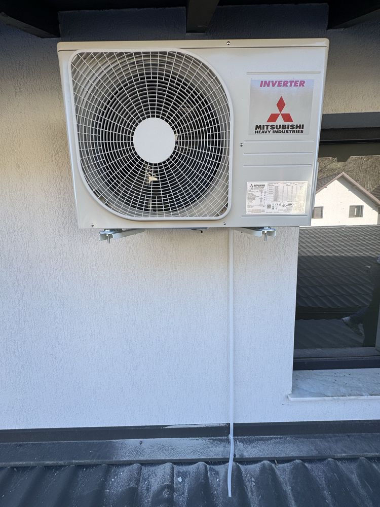 Aparate de aer conditionat cu montaj  Reparatii Aer Incarcare cu Freon