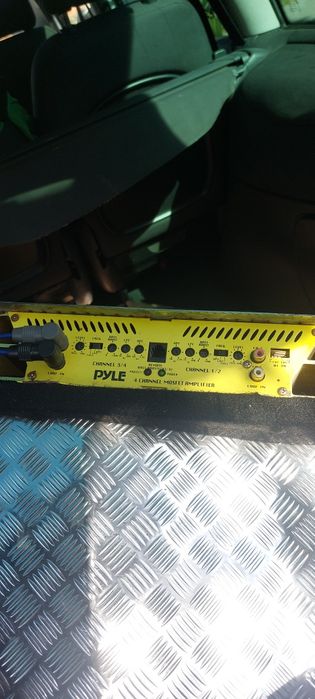 Vând stație cu tot cu tub de bass