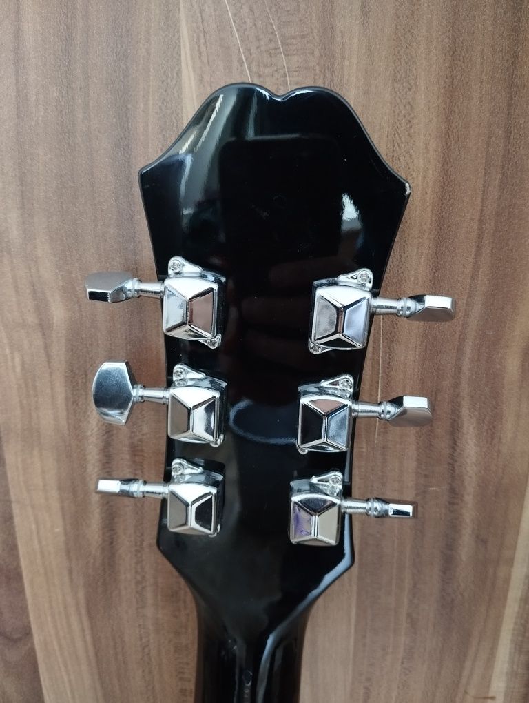 Акустична китара Epiphone DR-100