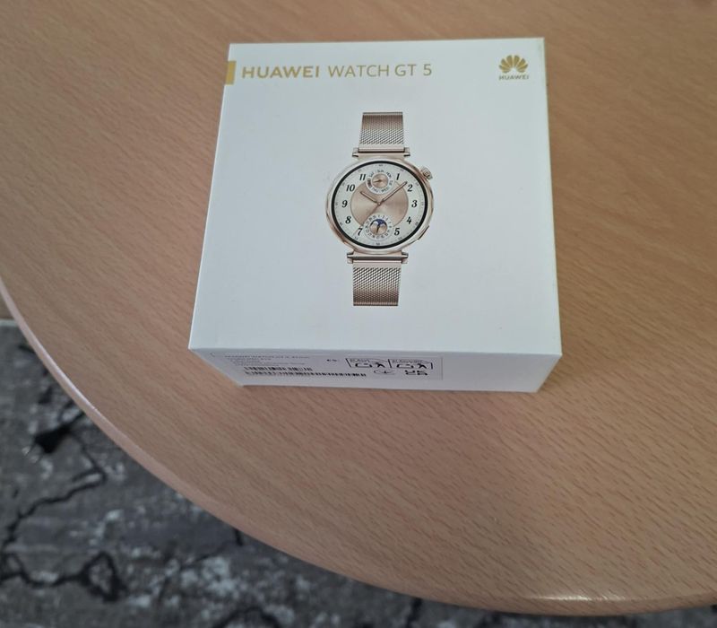 Дамски smart часовник HUAWEI GT 5 нов