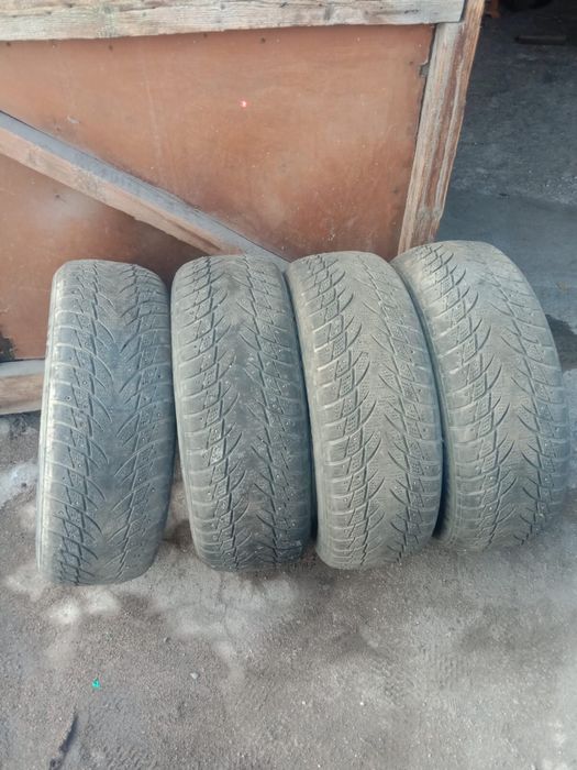 Продам зимнюю резину, шипованная. 205/65/R16