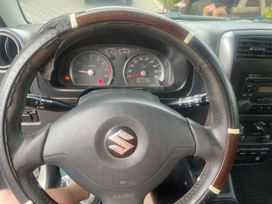 Suzuki Jimny,1,3 benzina,an fabricatie 2011,260000km,Tva deductibil.