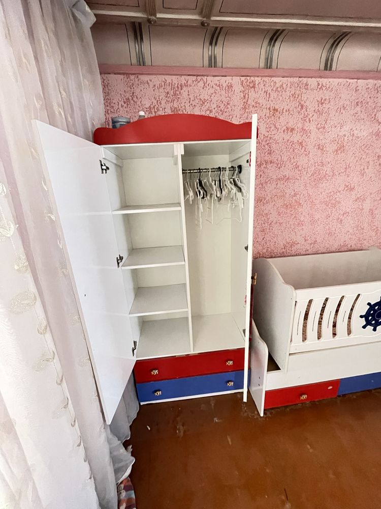 Детский мебел, шкаф, кроват, люлка и тумба