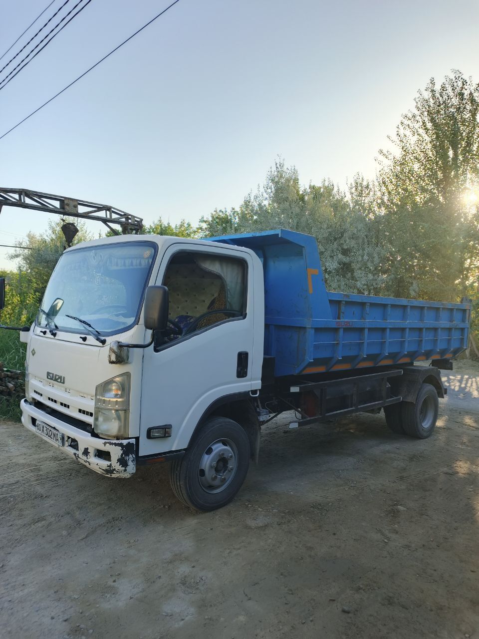 Самосвал сотилади ISUZU