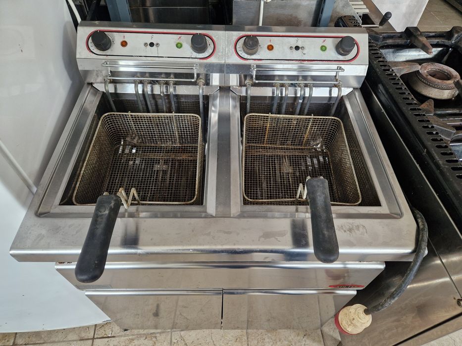 Friteuza electrica la 380v, de putere, cu banc