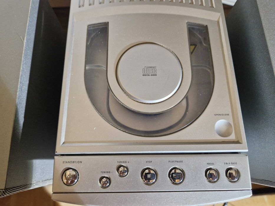 Vand radio cu CD player  TCM