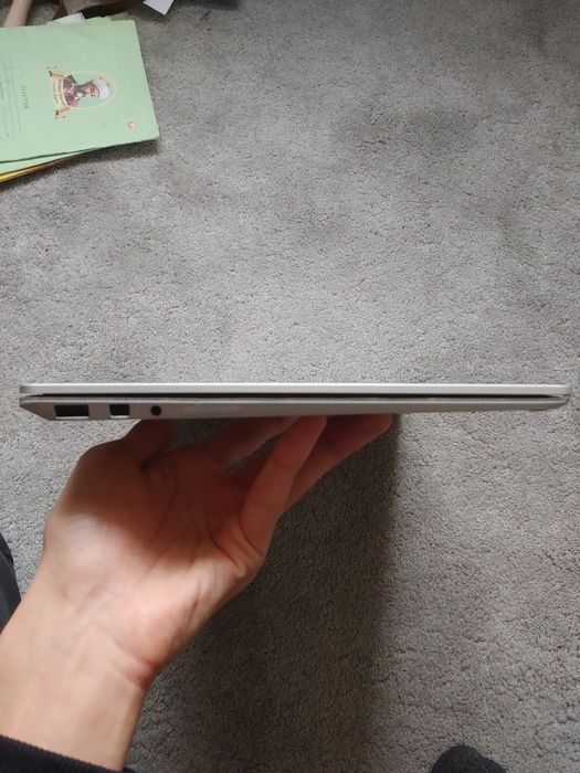 Microsoft surface laptop 2