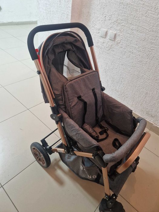 Коляска прогулочная