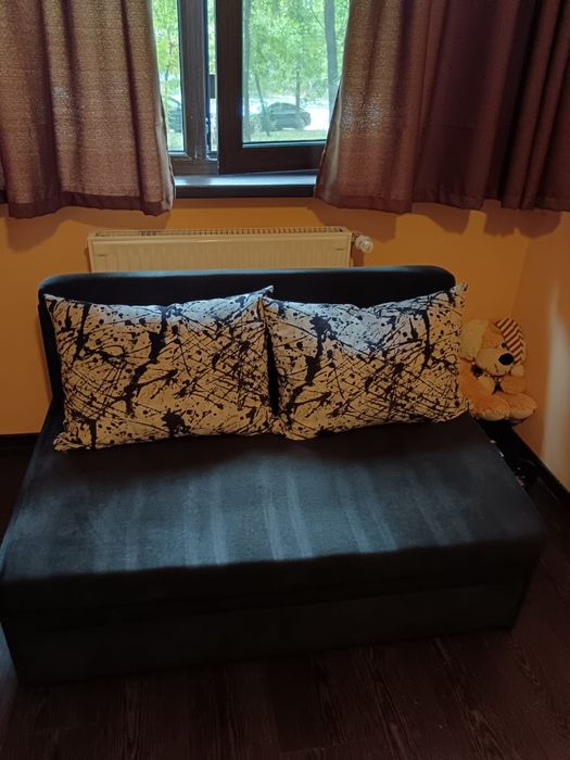 Vând canapea 2 locuri extensibila