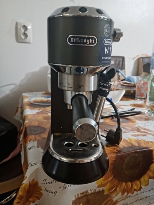 Aparat cafea DELONGHI