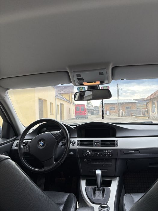 Vând bmw e91 Motor defect