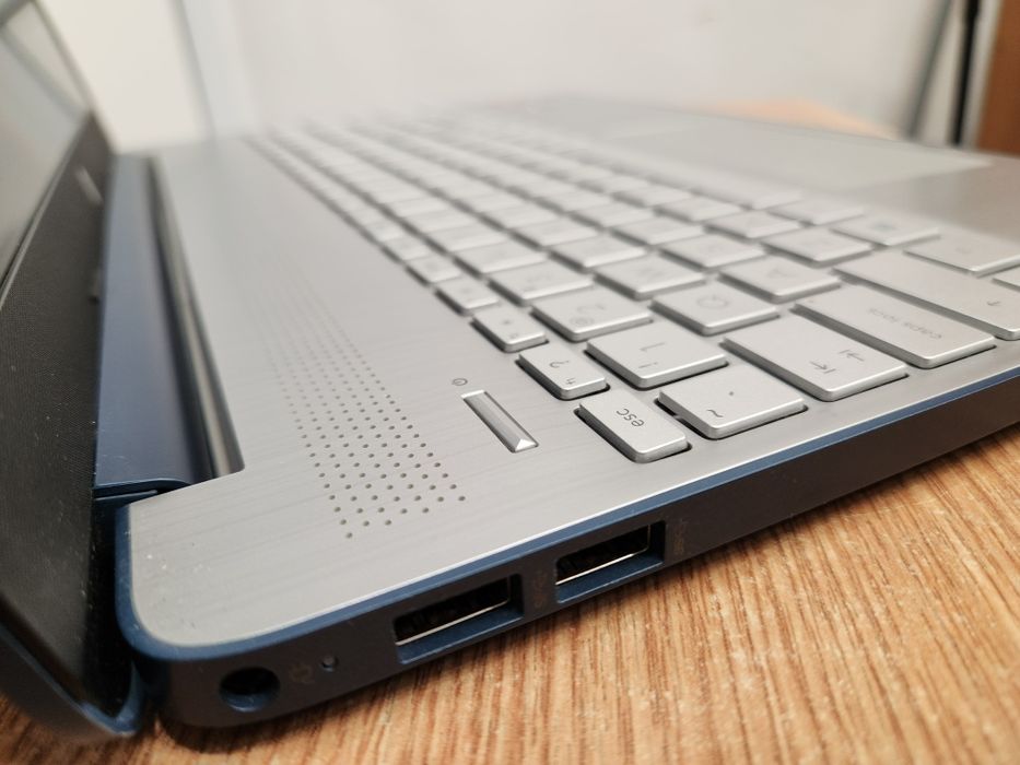 Hope Amanet P11-HP 15s/Ryzen 3-5300u/ram 8gb/Ssd 256gb