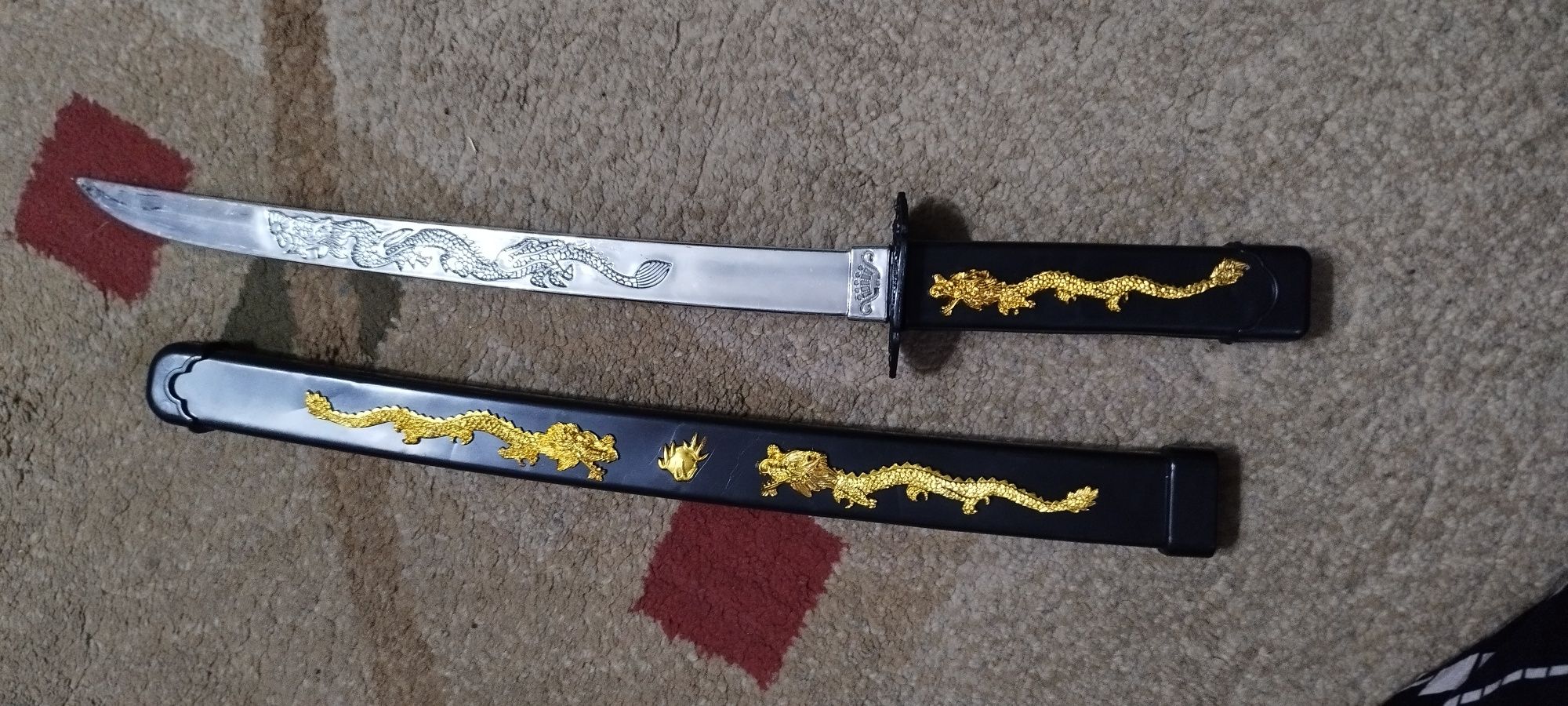Продам катану игрушечную